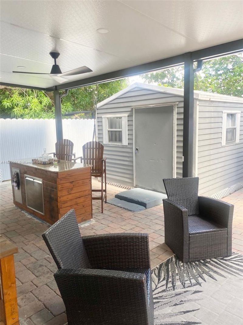 739 NW 112th St, Miami, FL 33168 Photo