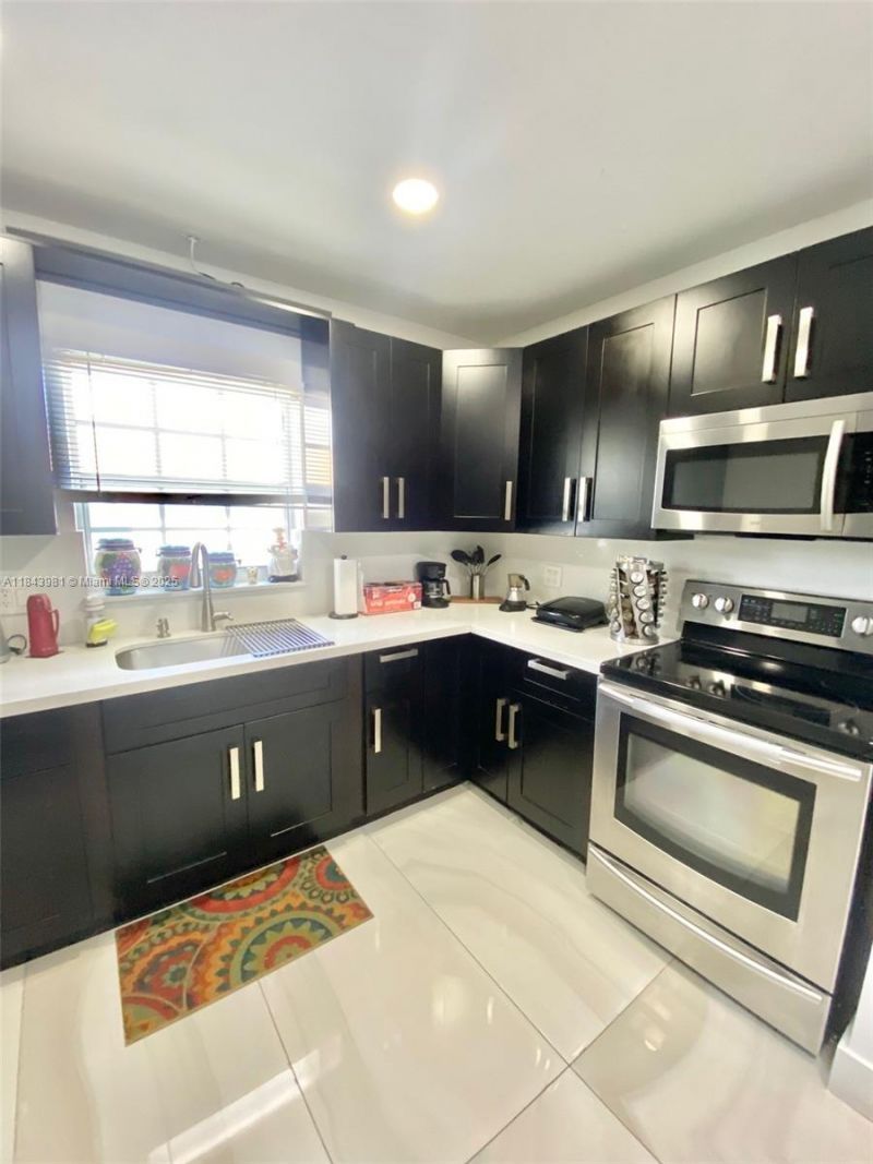 739 NW 112th St, Miami, FL 33168 Photo