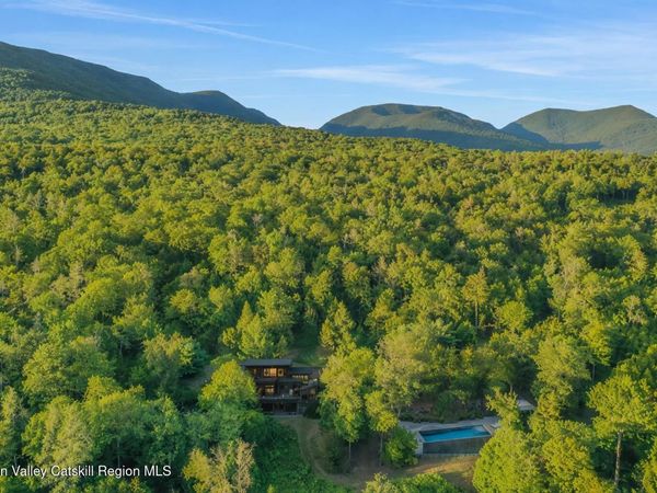 125 Valley View Way, Lake Hill, NY 12448