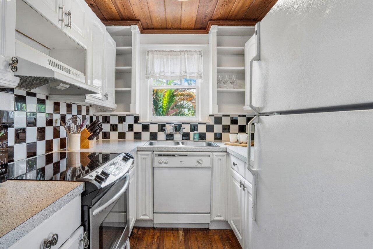 102 SE 7th Avenue, Unit Villa 2, Delray Beach, FL 33483 Photo