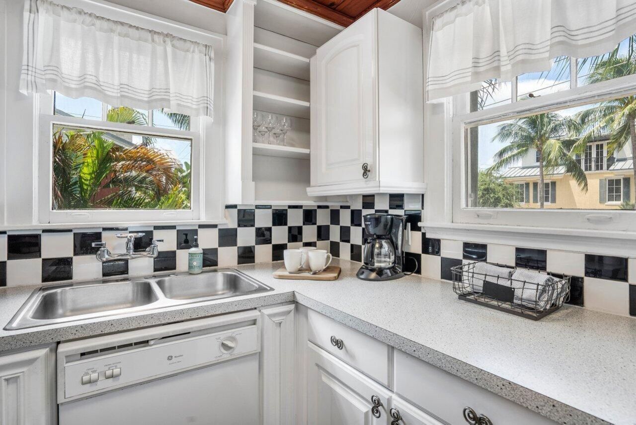 102 SE 7th Avenue, Unit Villa 2, Delray Beach, FL 33483 Photo