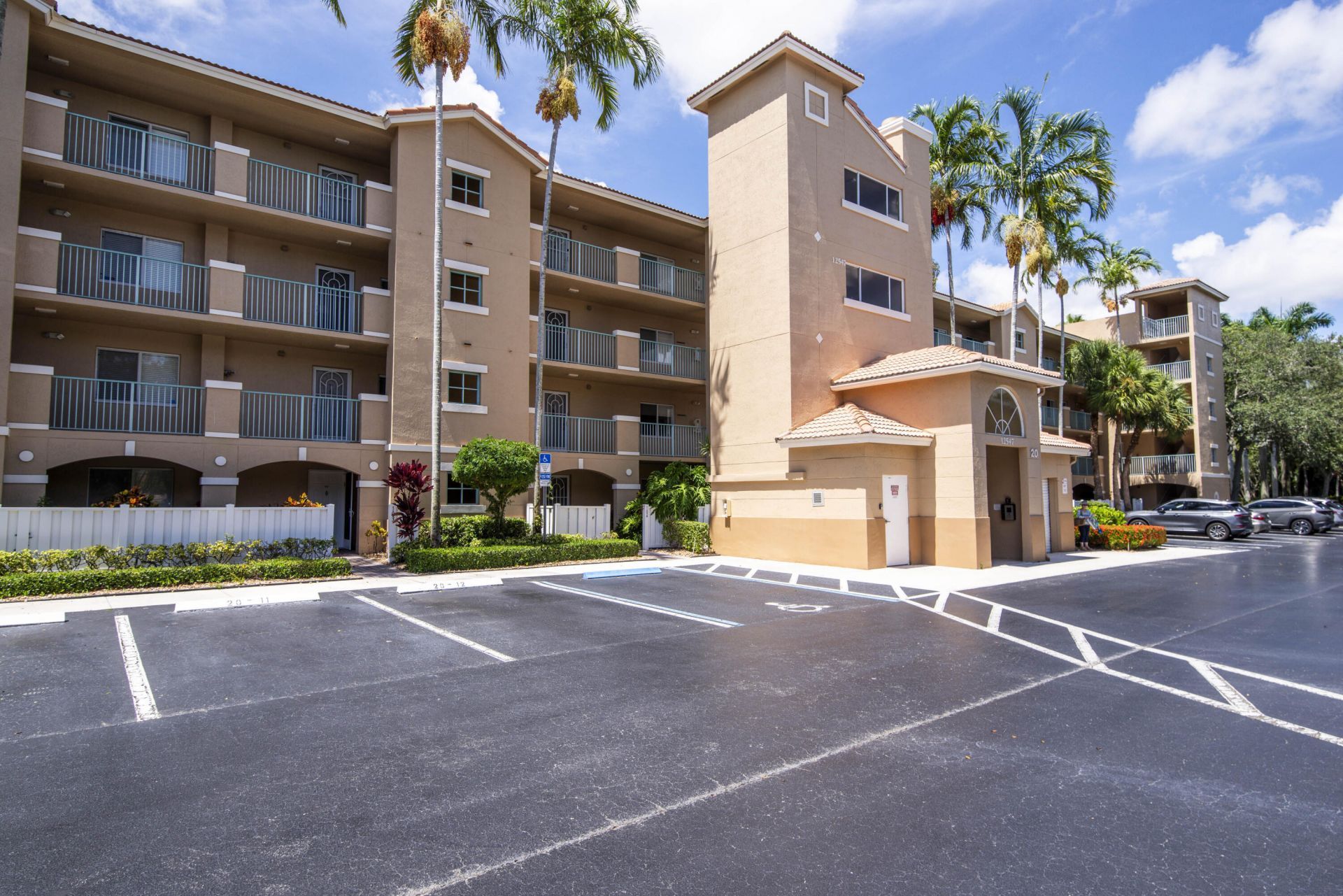 12547 Imperial Isle Drive, Unit 208, Boynton Beach, FL 33437 Main Photo