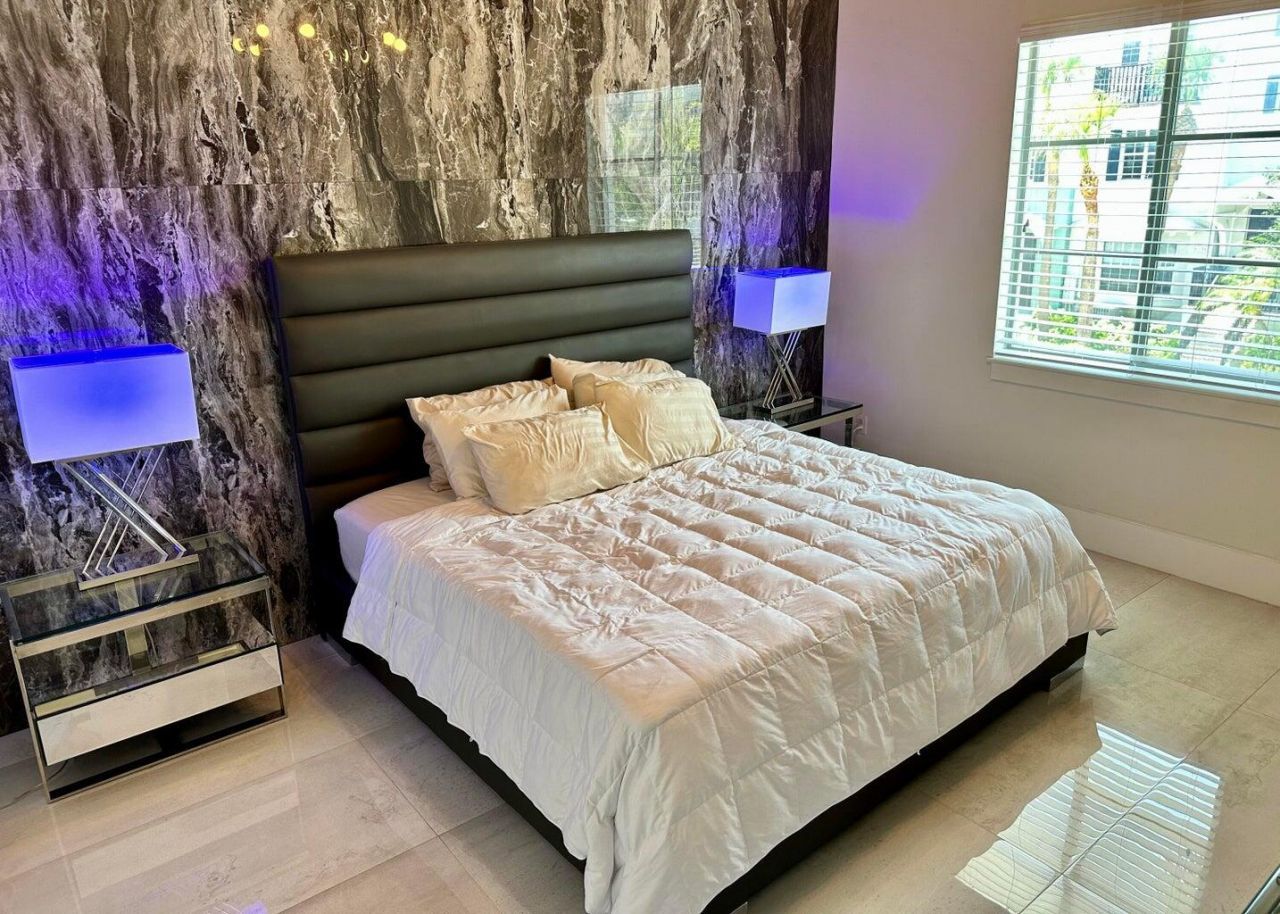 335 SE 6th Avenue, Unit 210, Delray Beach, FL 33483 Photo