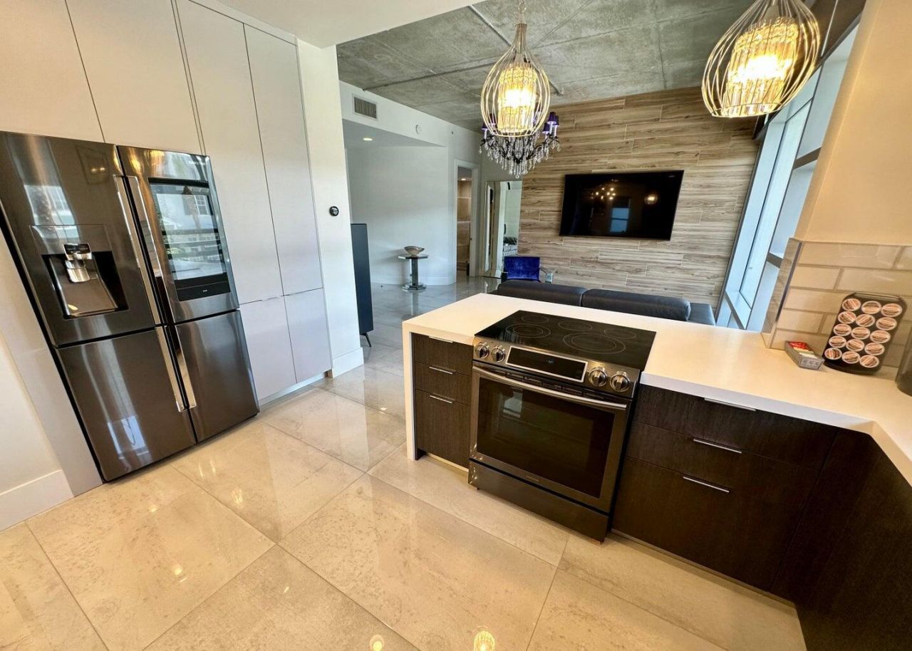 335 SE 6th Avenue, Unit 210, Delray Beach, FL 33483 Photo