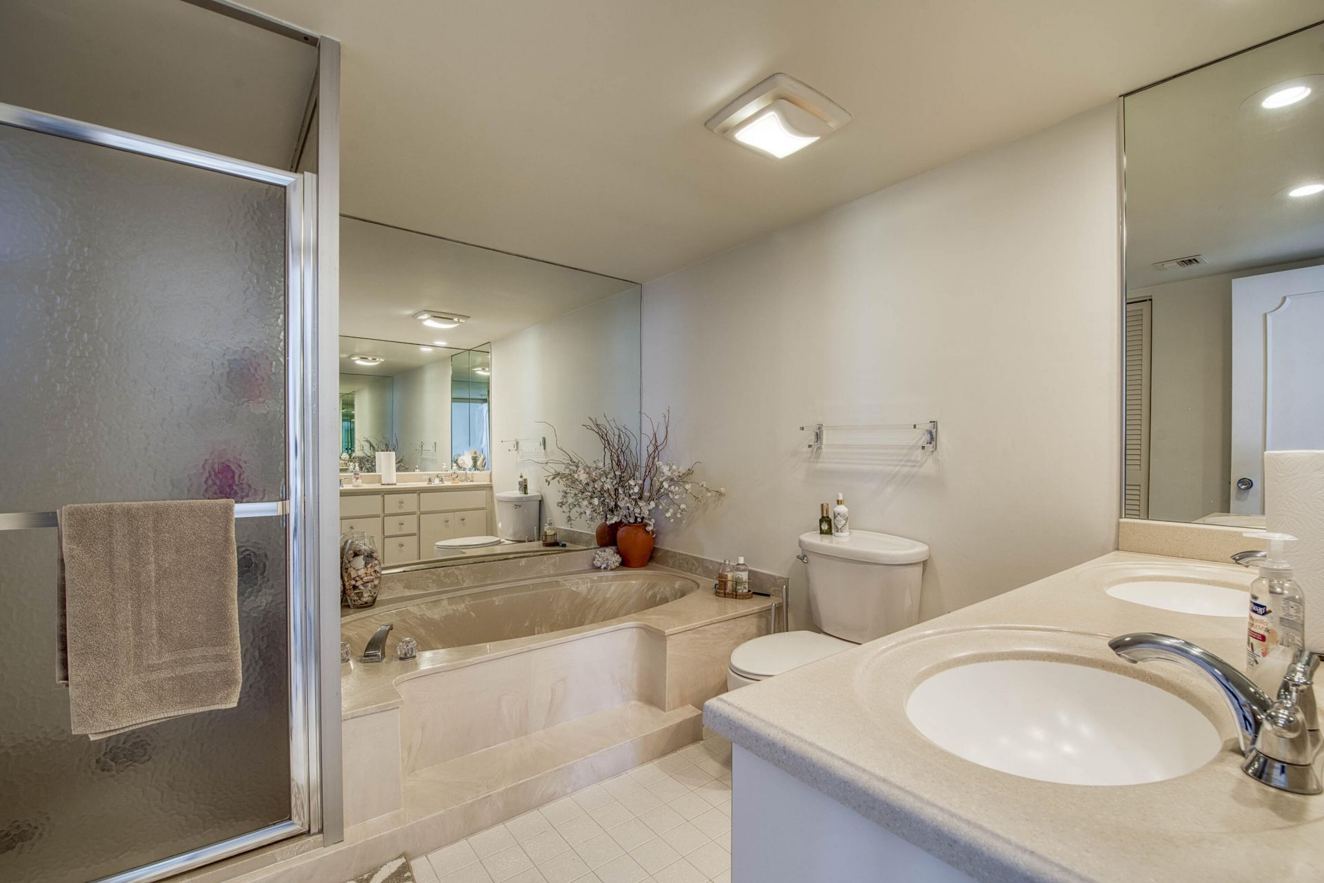 5540 N Ocean Drive, Unit 7a, Singer Island, FL 33404 Photo