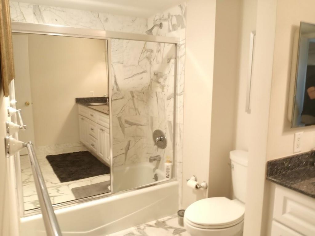 233 NE Edgewater Drive, Unit 203, Stuart, FL 34996 Photo