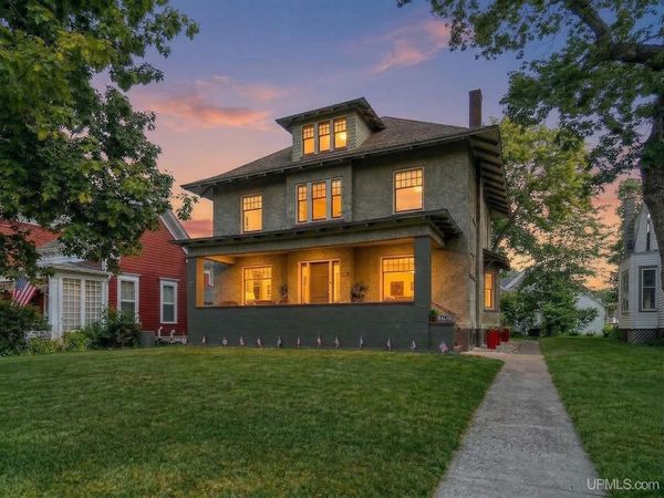 605 Ogden Avenue, Escanaba, MI 49829