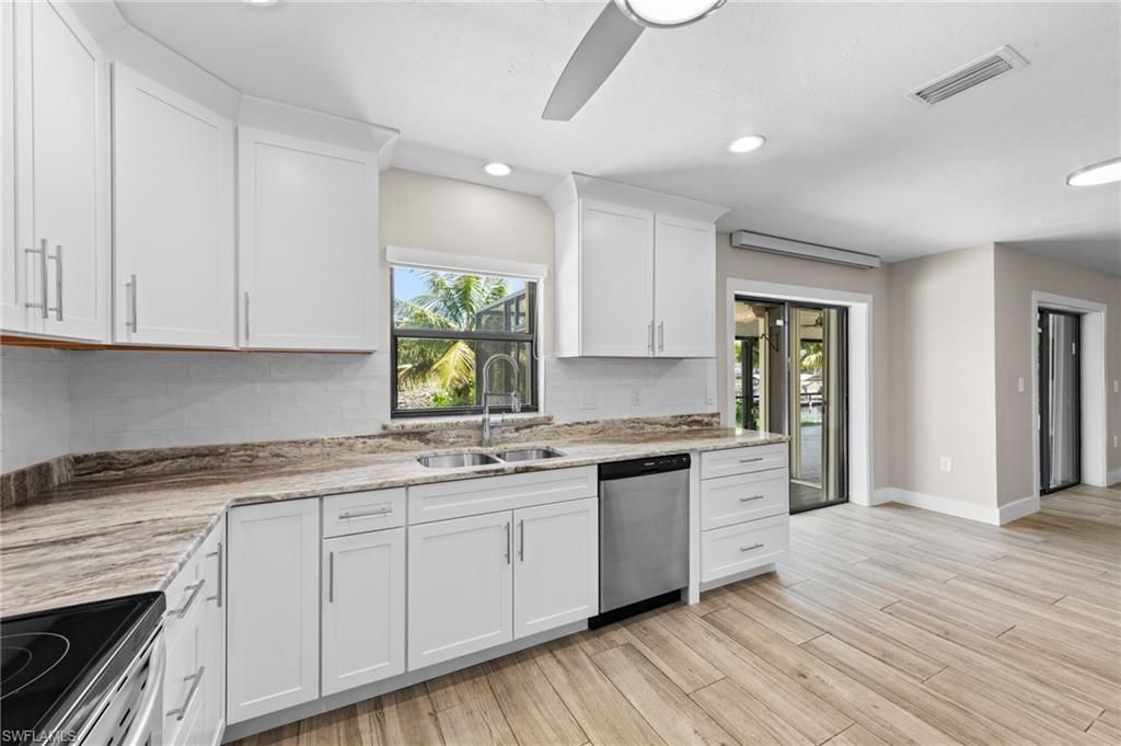 20561 Porthole Ct, Estero, FL 33928 Photo