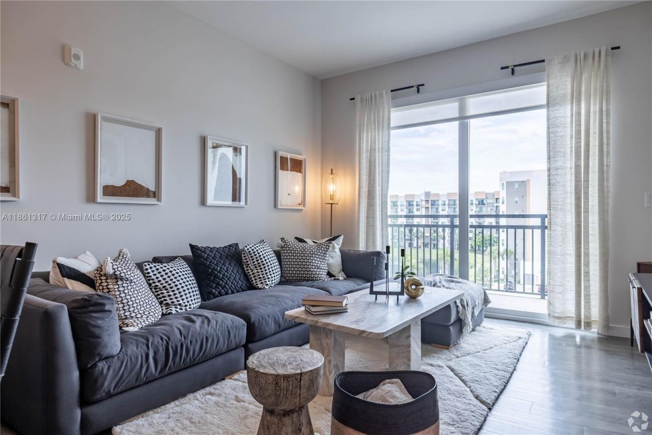 19277 NW 27th Ave, Unit 2712, Miami Gardens, FL 33056 Photo