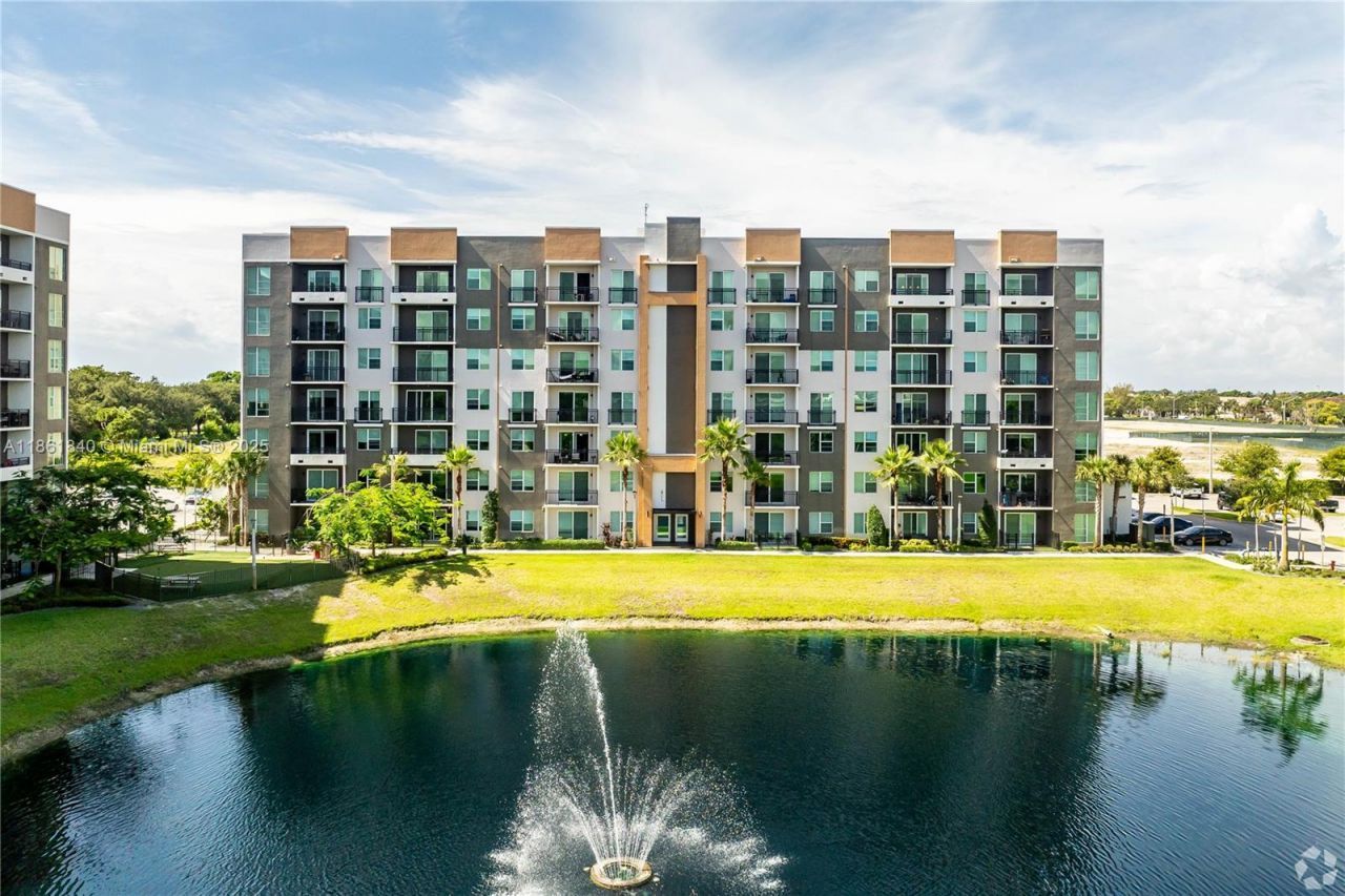 19275 NW 27th Ave, Unit 4210, Miami Gardens, FL 33056 Photo