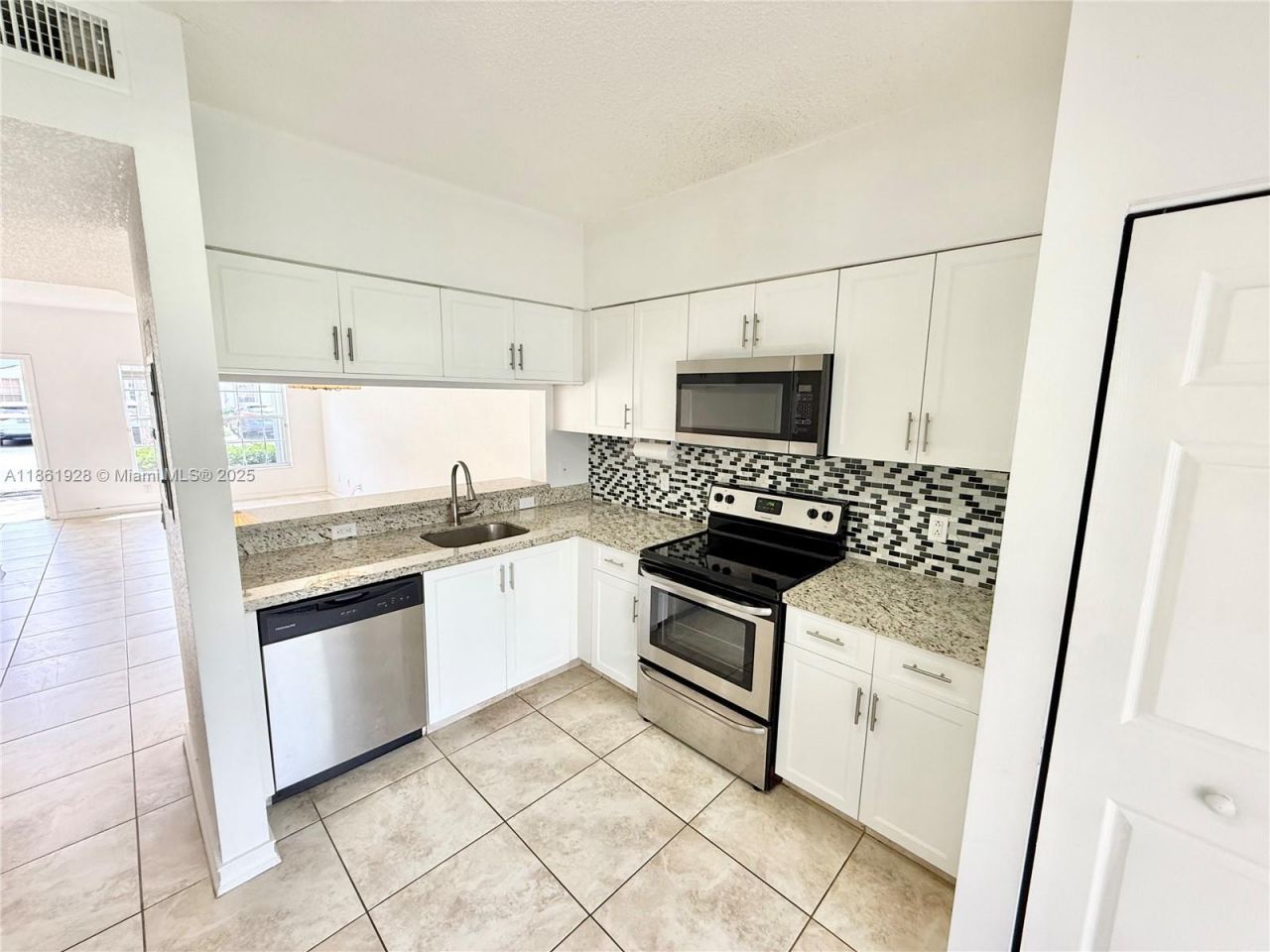 70 Whitehead Cir, Unit 70, Weston, FL 33326 Photo