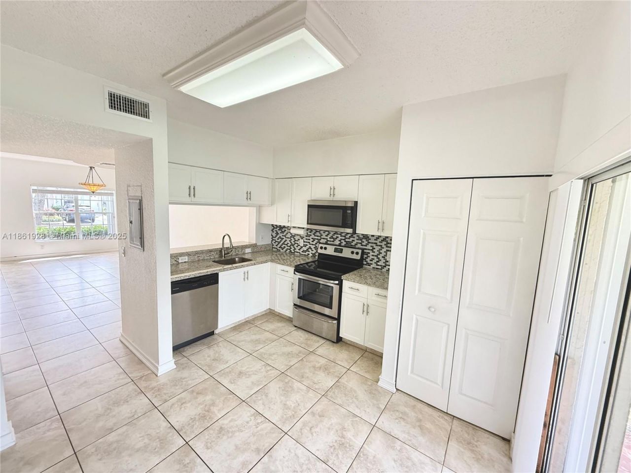 70 Whitehead Cir, Unit 70, Weston, FL 33326 Photo