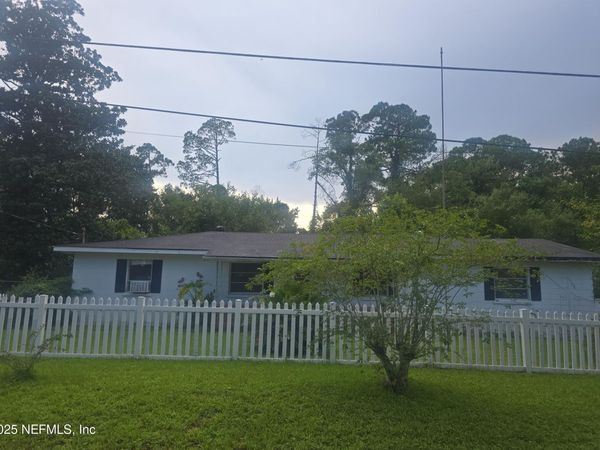 2124 LAKE WEIR Avenue, Jacksonville, FL 32210