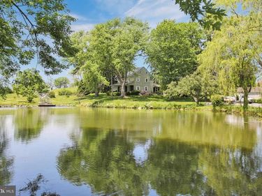 233 HETRICK ROAD, BERNVILLE, PA 19506