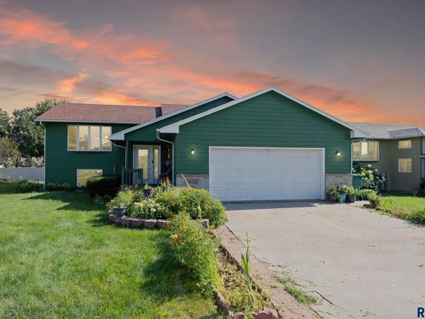 4721 E 3rd St, Sioux Falls, SD 57110