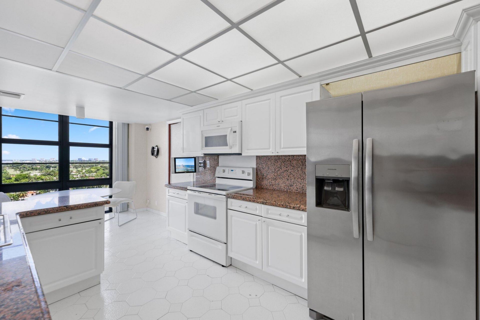 5500 Collins Avenue, Unit 1401, Miami Beach, FL 33140 Photo