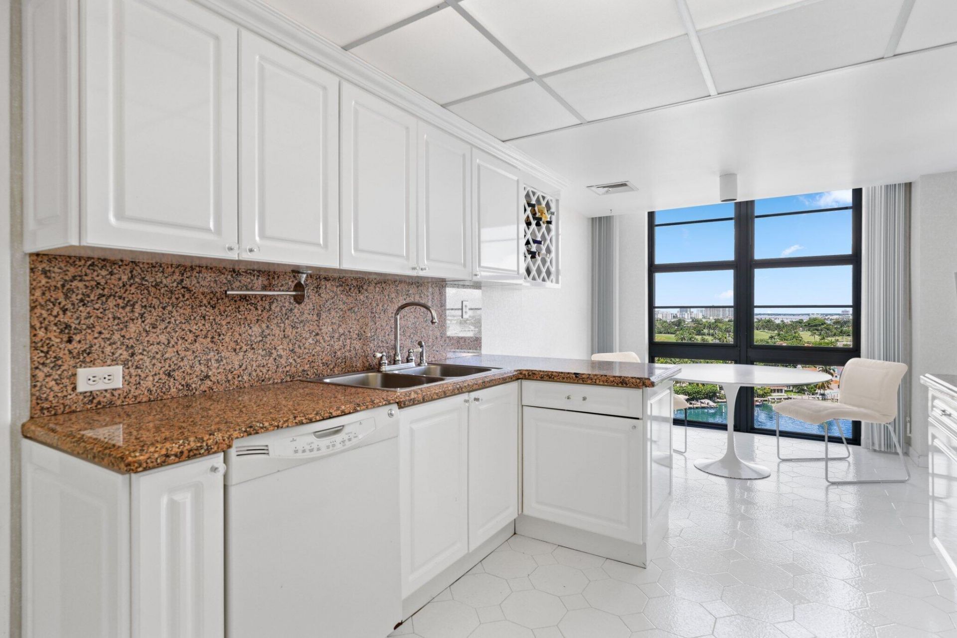 5500 Collins Avenue, Unit 1401, Miami Beach, FL 33140 Photo