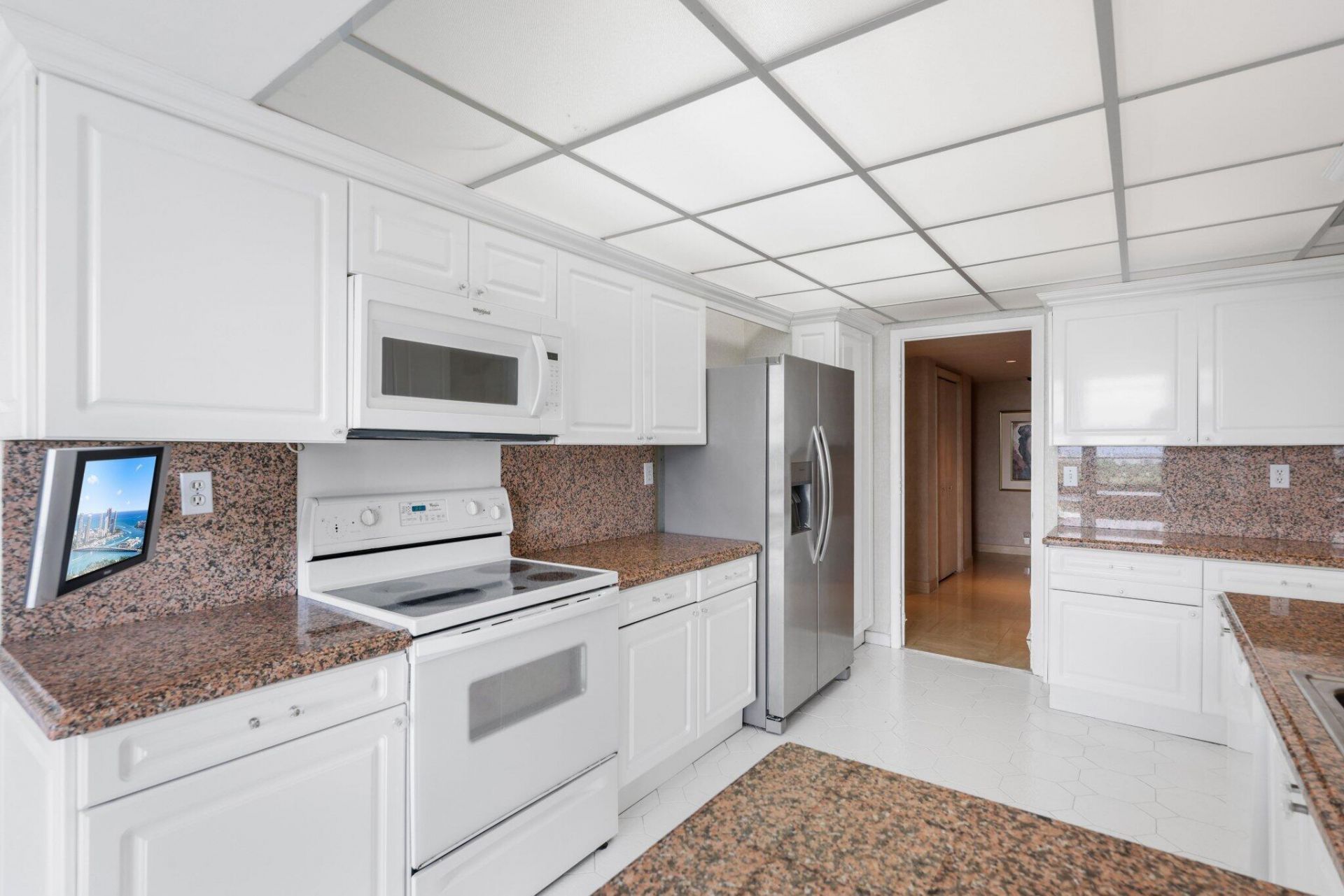 5500 Collins Avenue, Unit 1401, Miami Beach, FL 33140 Photo