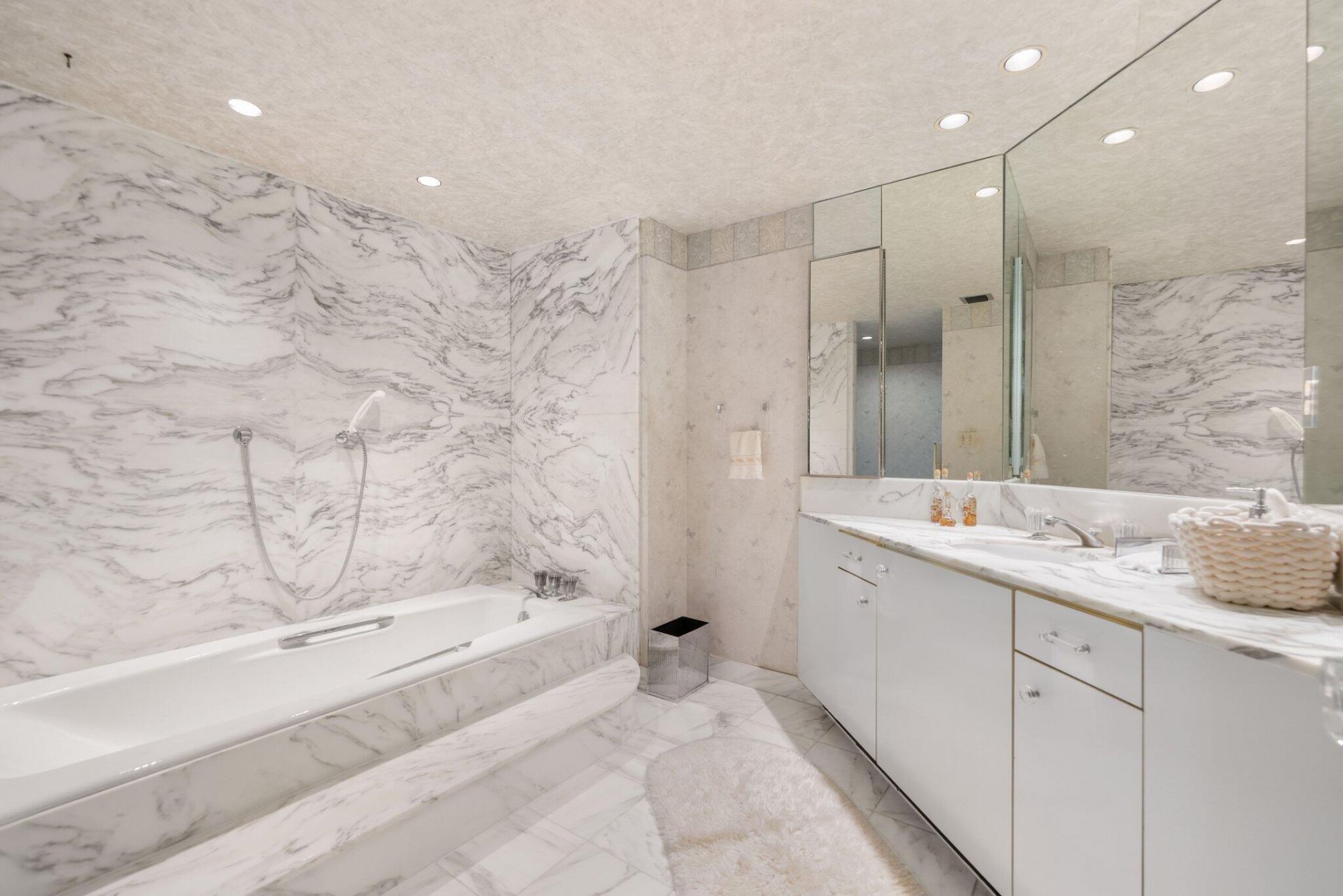 5500 Collins Avenue, Unit 1401, Miami Beach, FL 33140 Photo