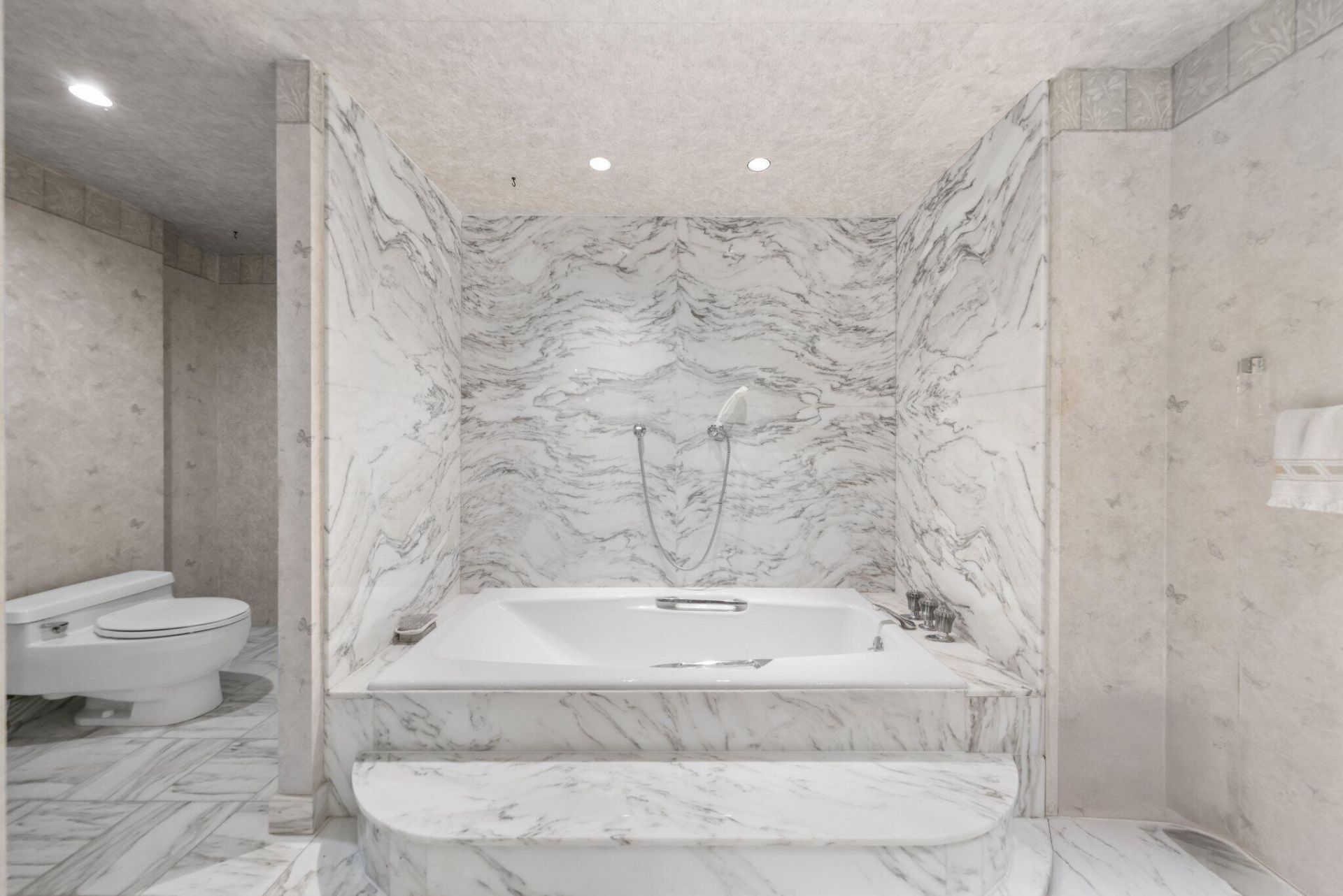 5500 Collins Avenue, Unit 1401, Miami Beach, FL 33140 Photo