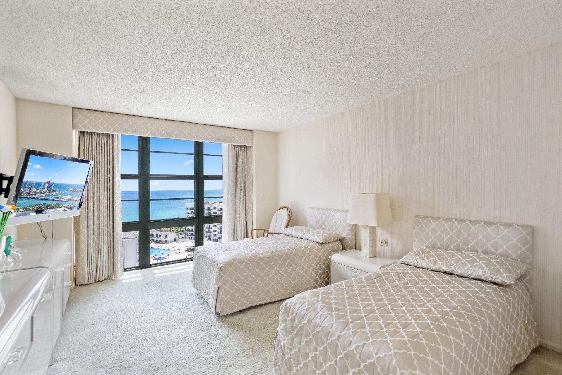 5500 Collins Avenue, Unit 1401, Miami Beach, FL 33140 Photo
