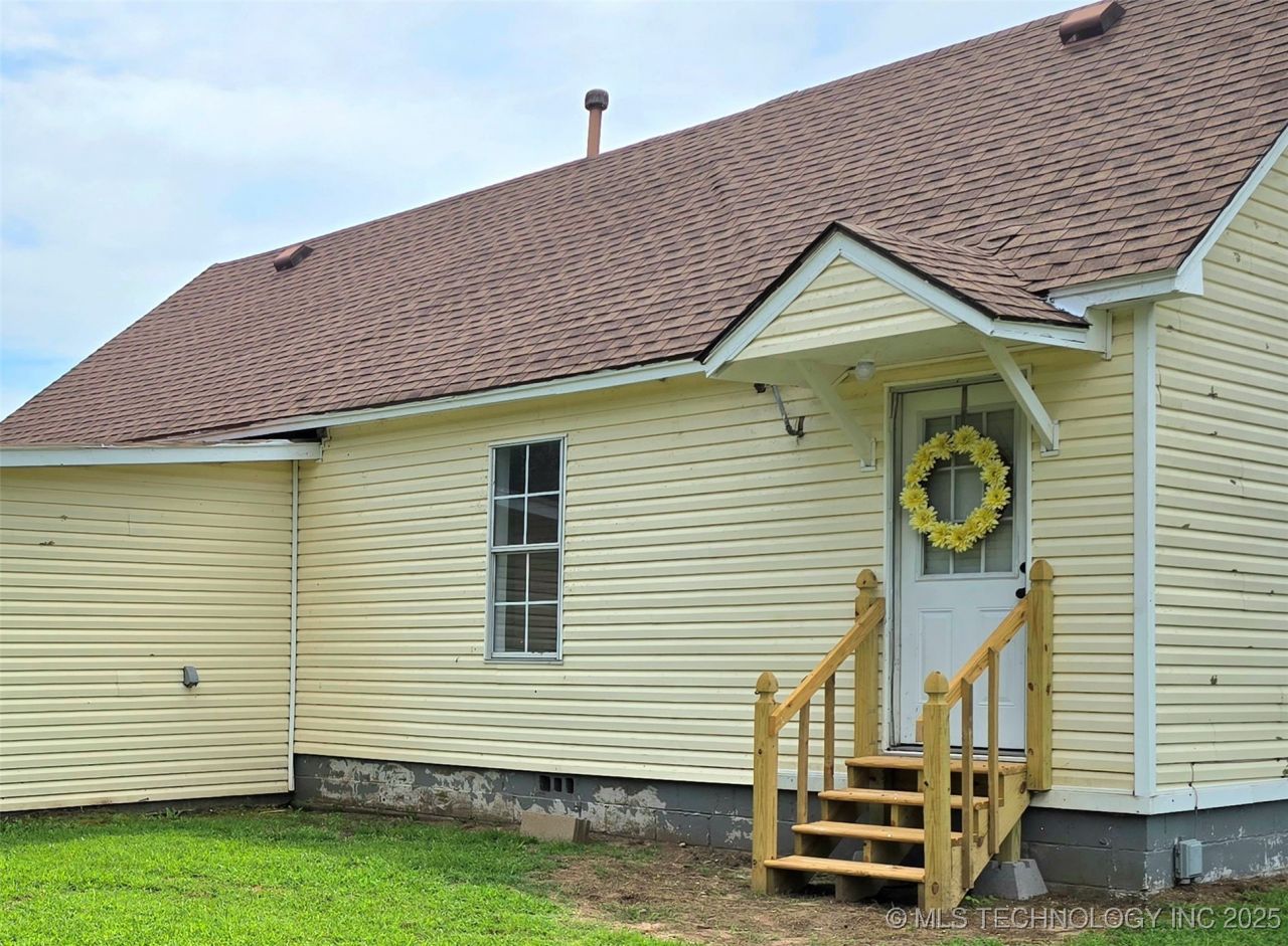 1520 S Peninsula Drive W, Cleveland, OK 74020 Main Photo