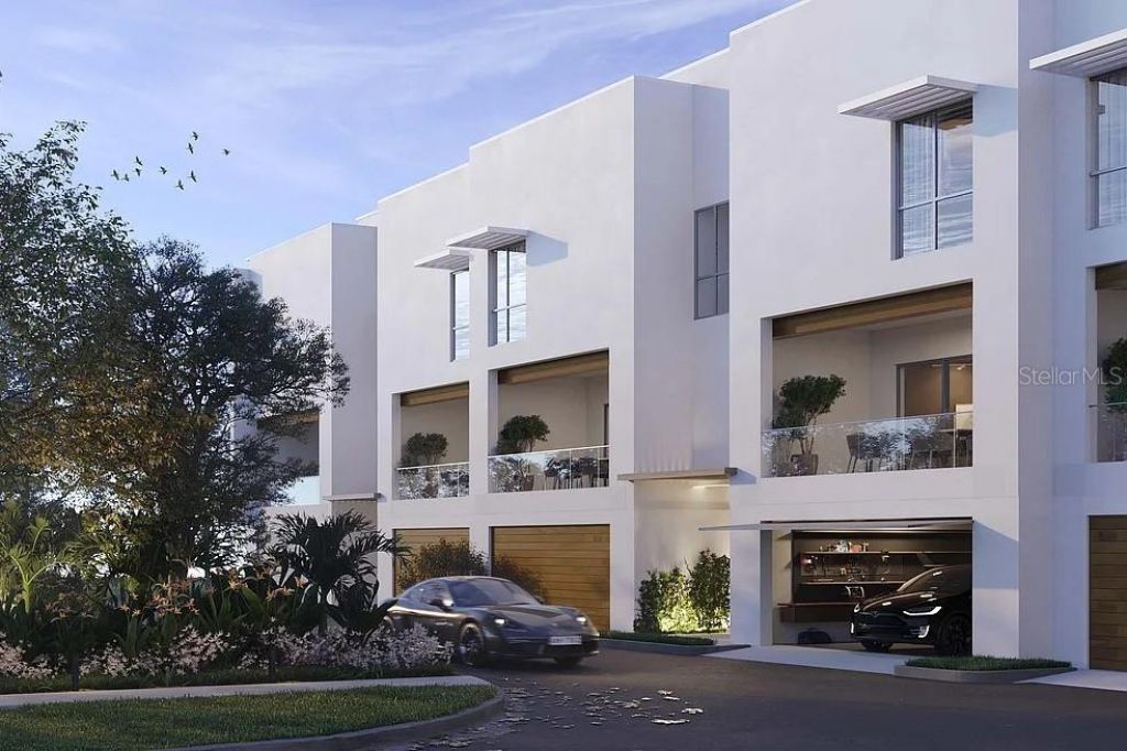 1028 Sunset Point Road, Unit R7, Clearwater, FL 33755 Photo