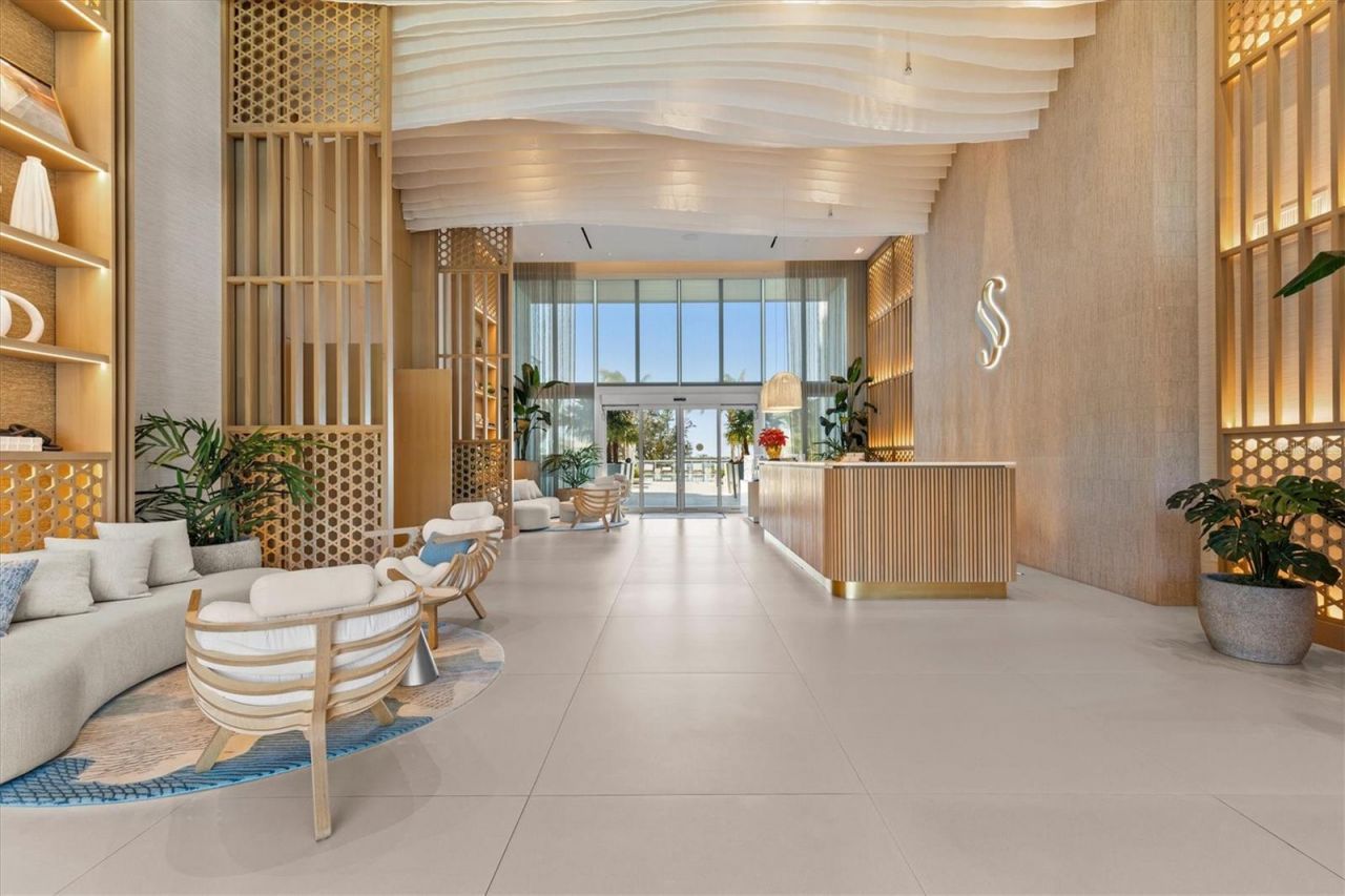 1028 Sunset Point Road, Unit R7, Clearwater, FL 33755 Photo