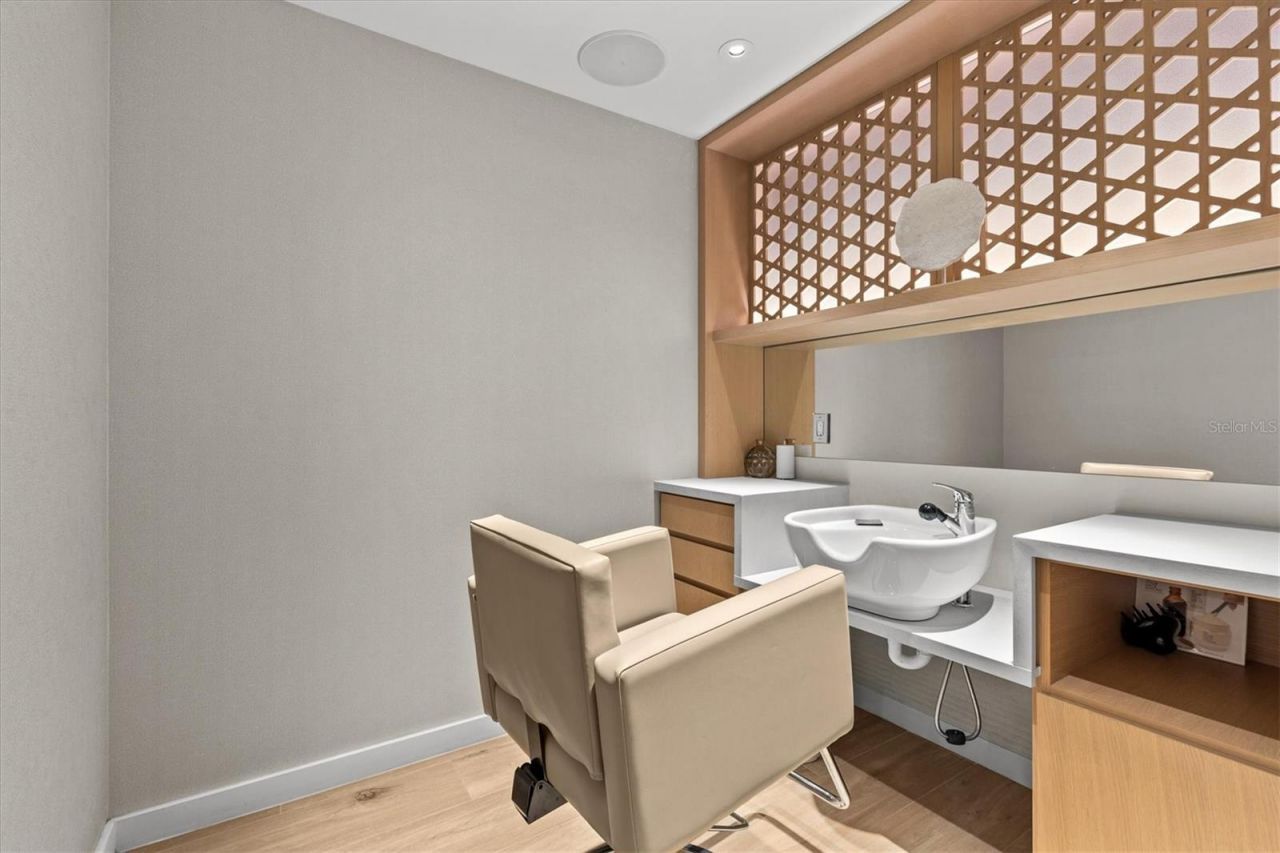 1028 Sunset Point Road, Unit R7, Clearwater, FL 33755 Photo