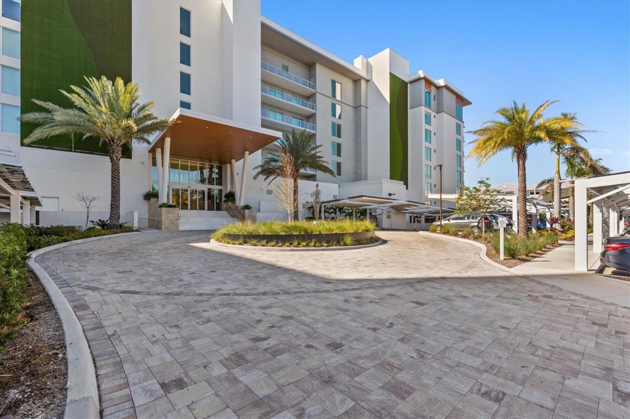 1028 Sunset Point Road, Unit R7, Clearwater, FL 33755 Photo