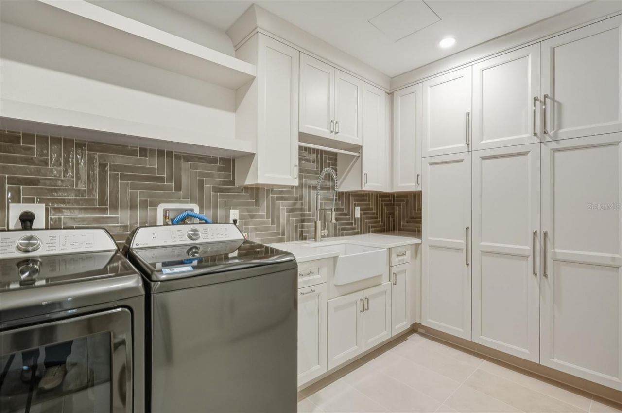 455 Pinellas Bayway S, Unit 2A, Tierra Verde, FL 33715 Photo