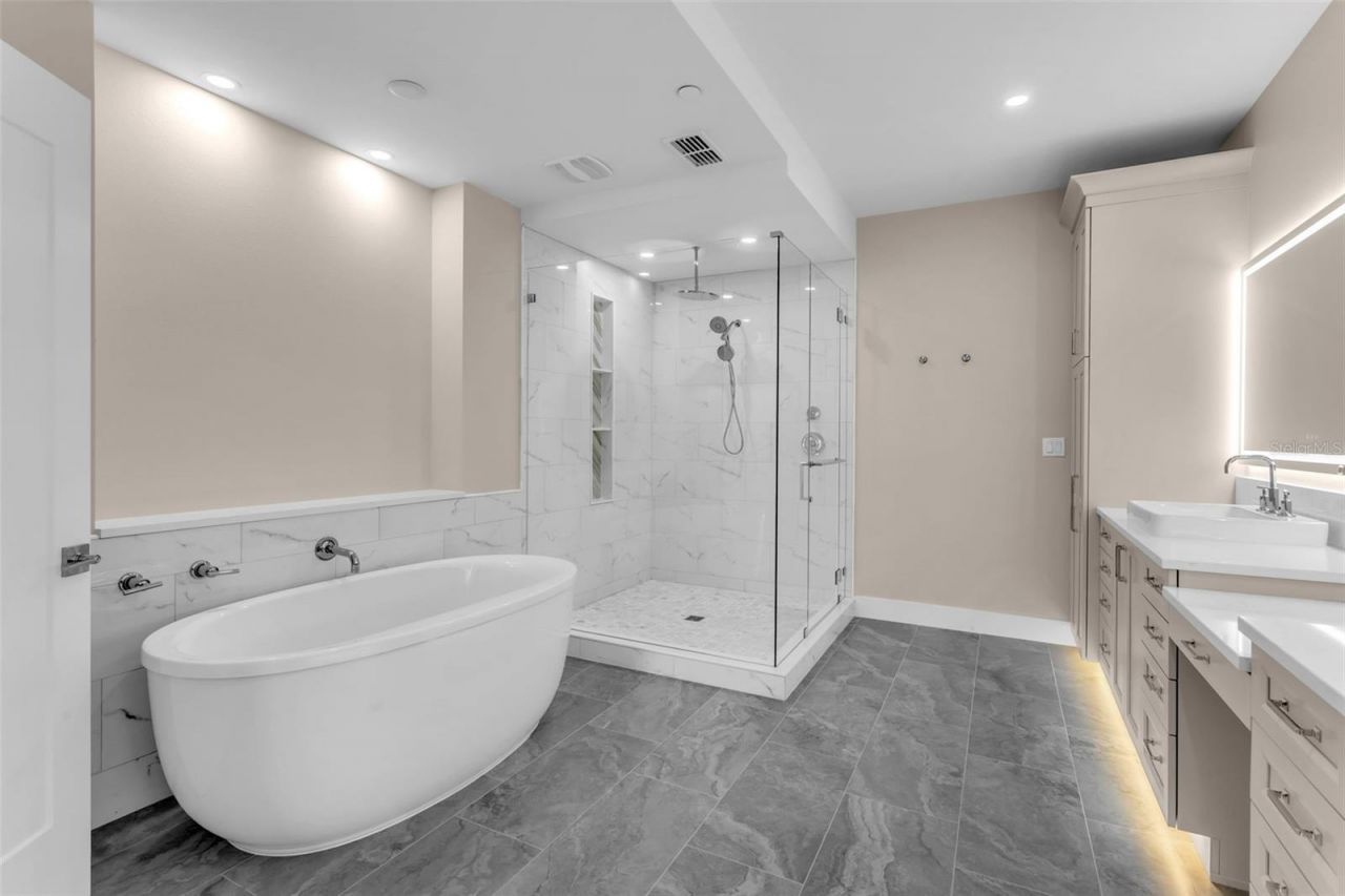 455 Pinellas Bayway S, Unit 2B, Tierra Verde, FL 33715 Photo