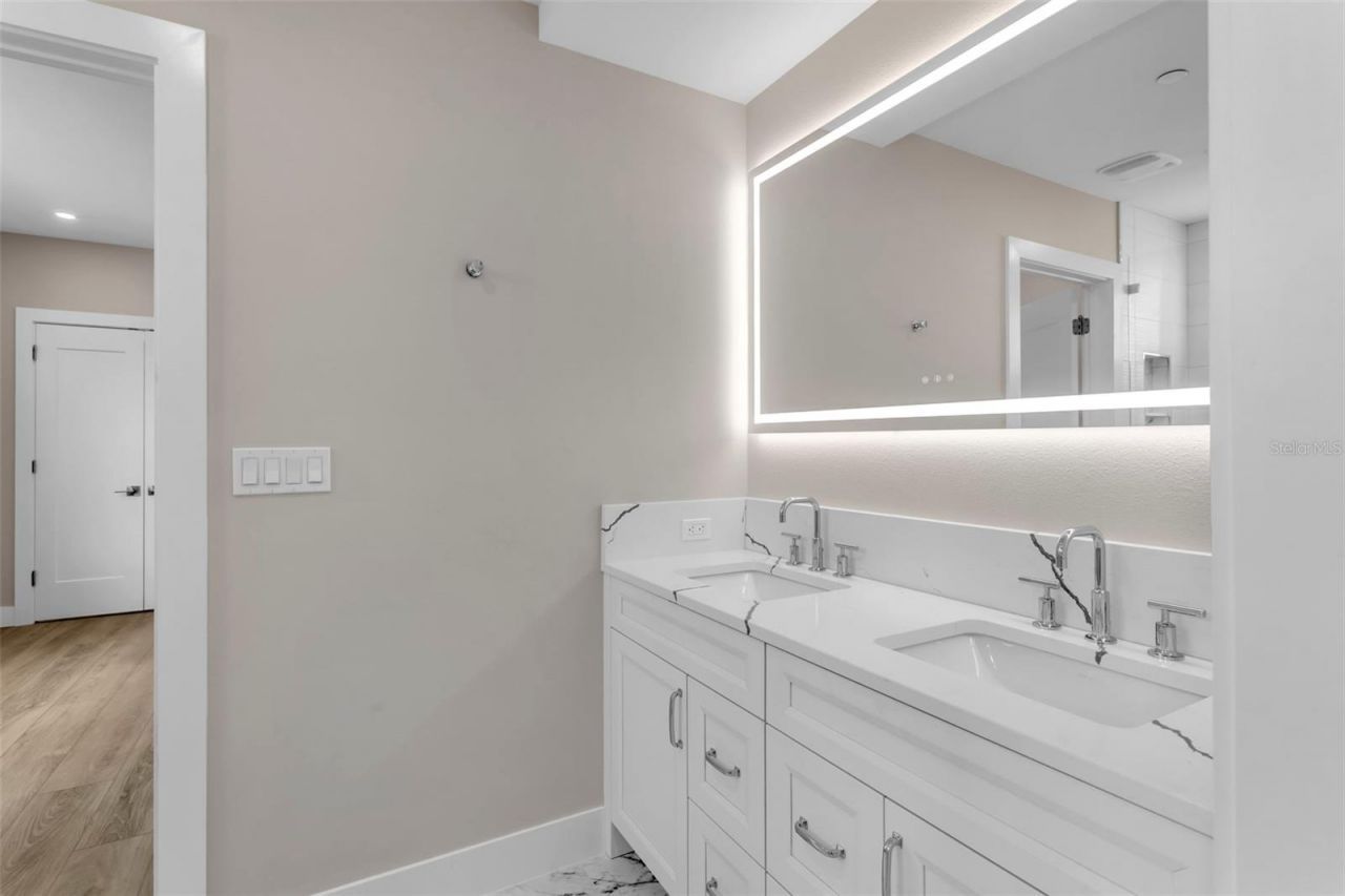 455 Pinellas Bayway S, Unit 2B, Tierra Verde, FL 33715 Photo