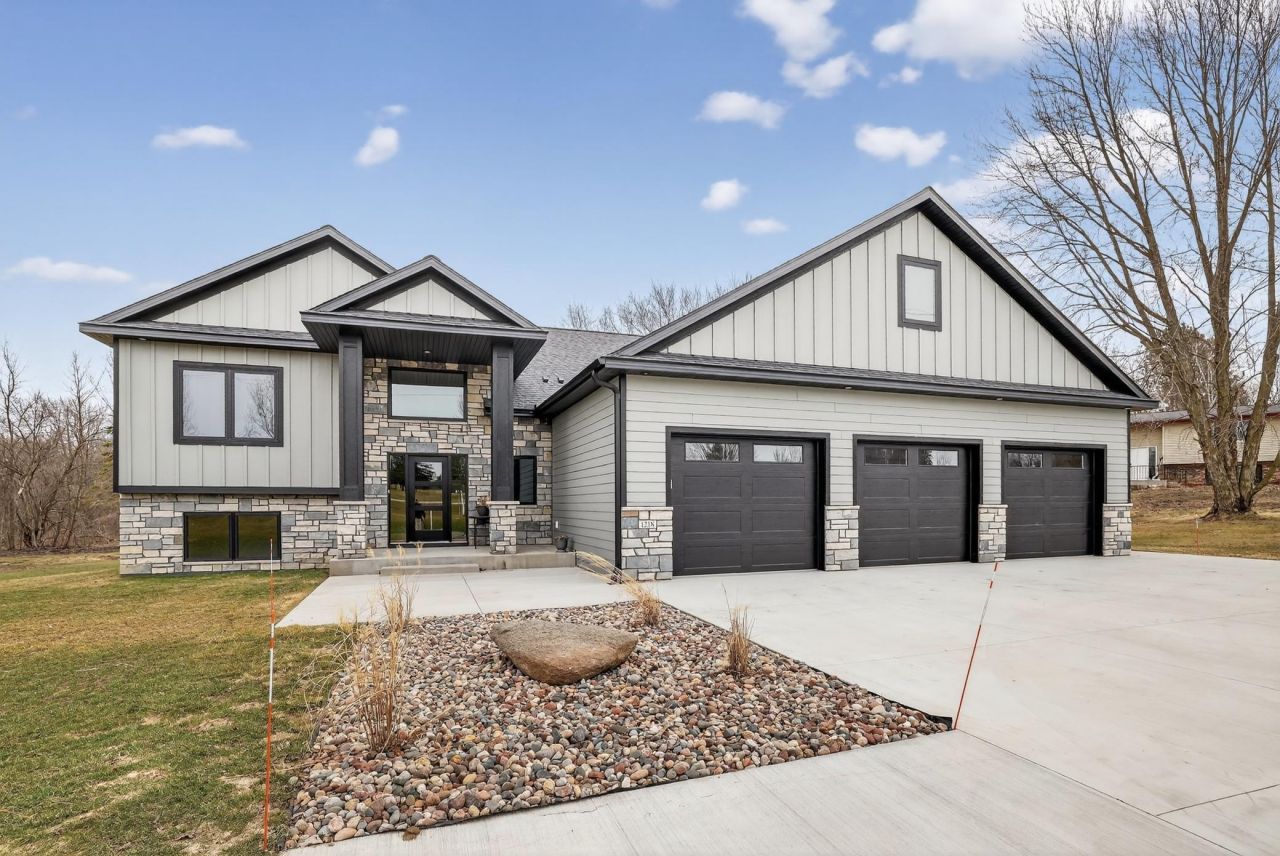 1218 Highway Street N, Dodge Center, MN 55927