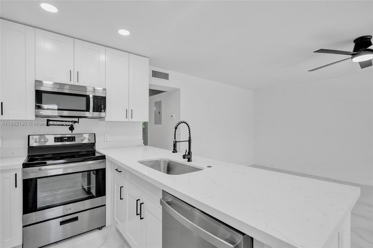 67 Newport D, Unit 67, Deerfield Beach, FL 33442 Photo