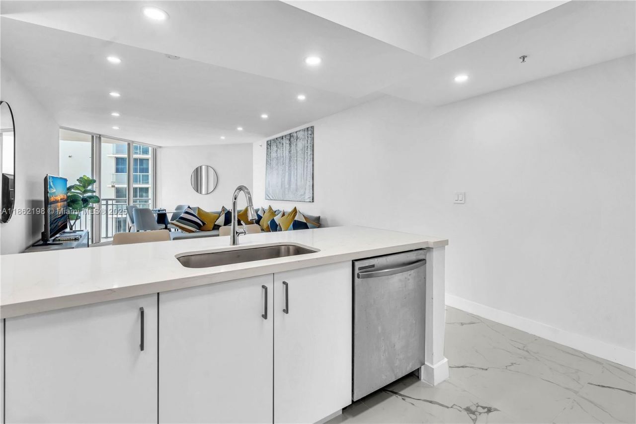 17375 Collins Ave, Unit 1703, Sunny Isles Beach, FL 33160 Photo