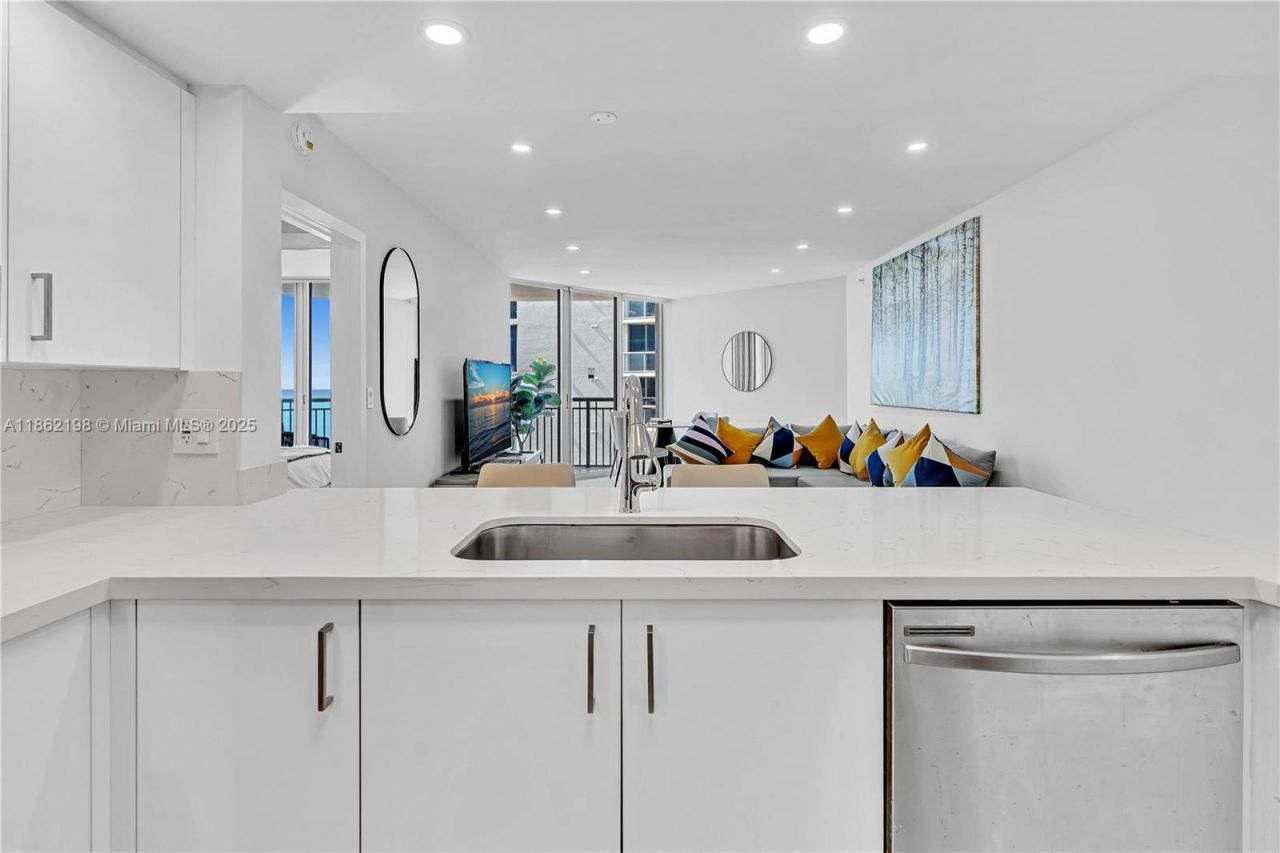 17375 Collins Ave, Unit 1703, Sunny Isles Beach, FL 33160 Photo