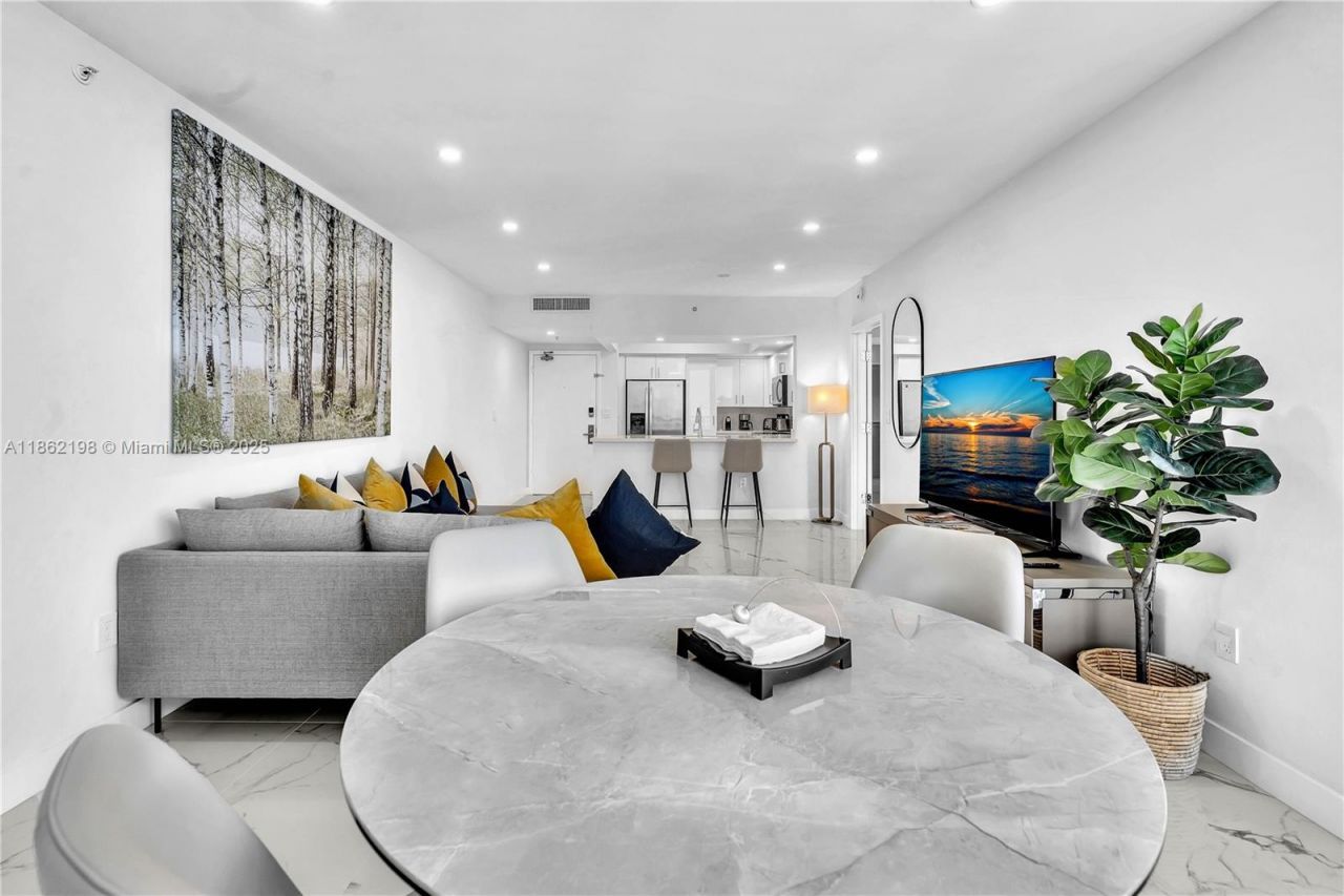 17375 Collins Ave, Unit 1703, Sunny Isles Beach, FL 33160 Photo