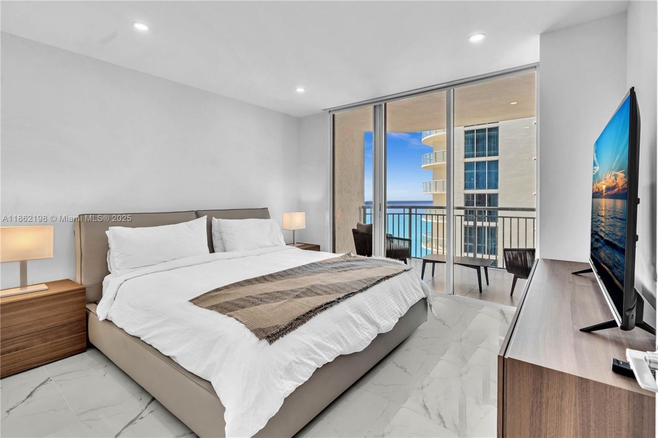 17375 Collins Ave, Unit 1703, Sunny Isles Beach, FL 33160 Photo