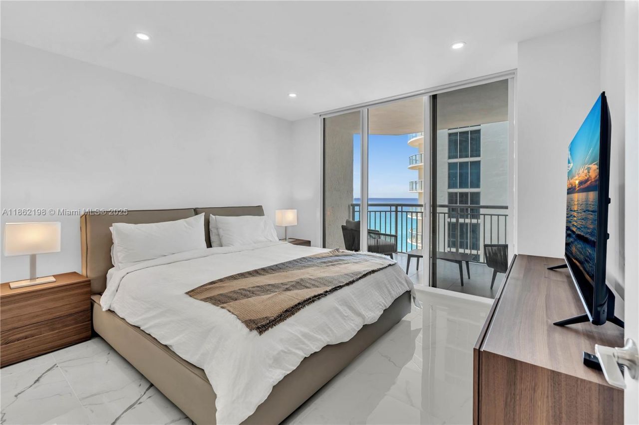 17375 Collins Ave, Unit 1703, Sunny Isles Beach, FL 33160 Photo