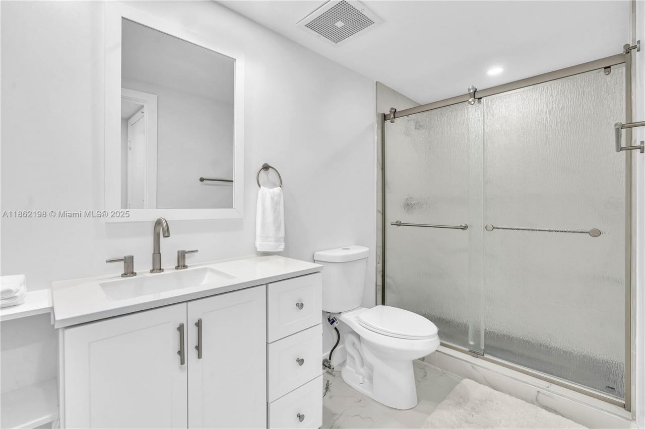 17375 Collins Ave, Unit 1703, Sunny Isles Beach, FL 33160 Photo