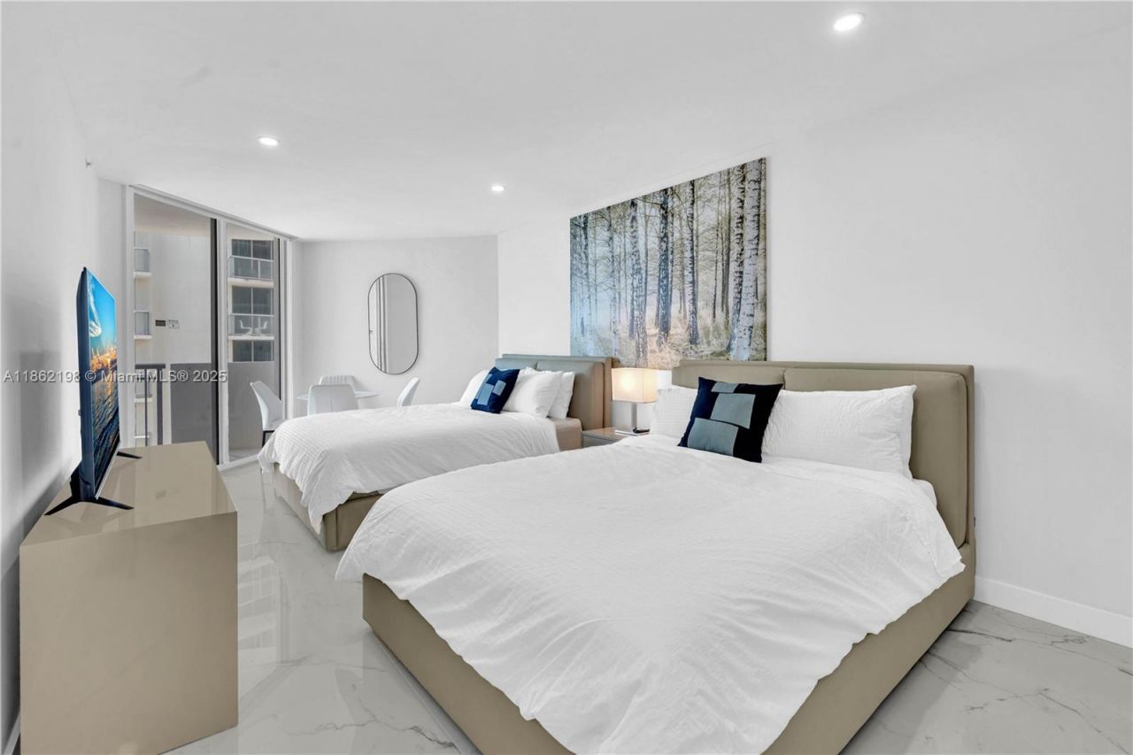 17375 Collins Ave, Unit 1703, Sunny Isles Beach, FL 33160 Photo