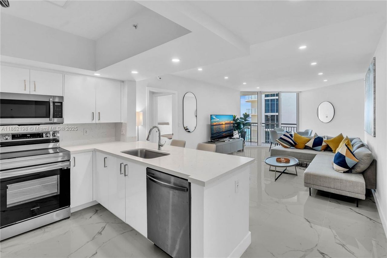 17375 Collins Ave, Unit 1703, Sunny Isles Beach, FL 33160 Photo