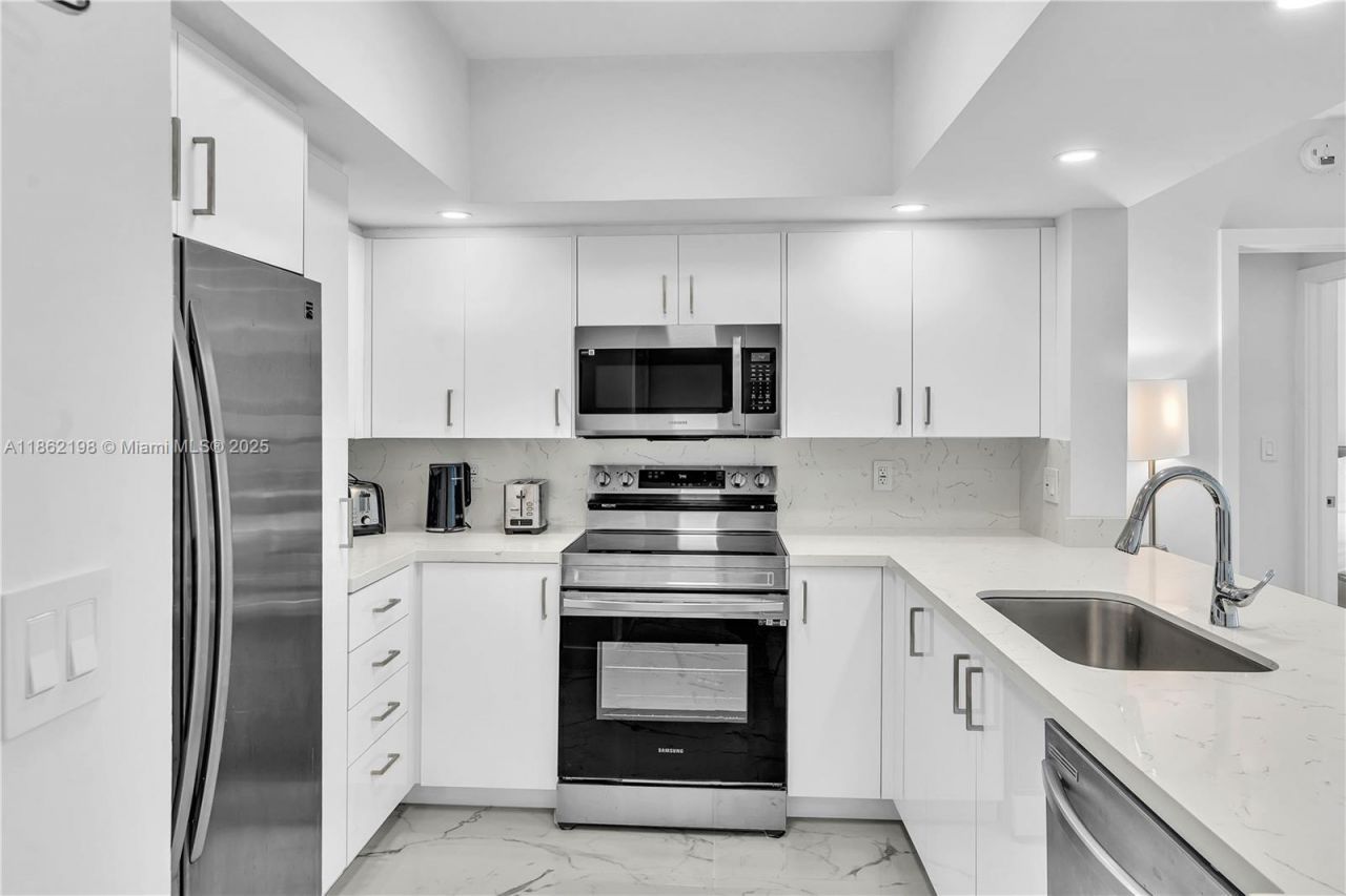 17375 Collins Ave, Unit 1703, Sunny Isles Beach, FL 33160 Photo