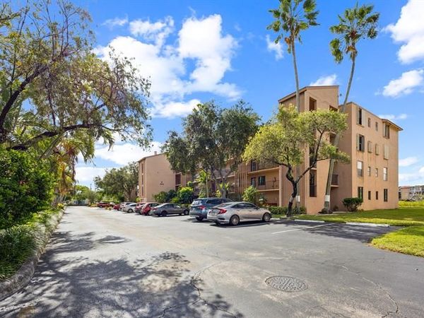 7210 Lake Circle Drive, Unit 106, Margate, FL 33063