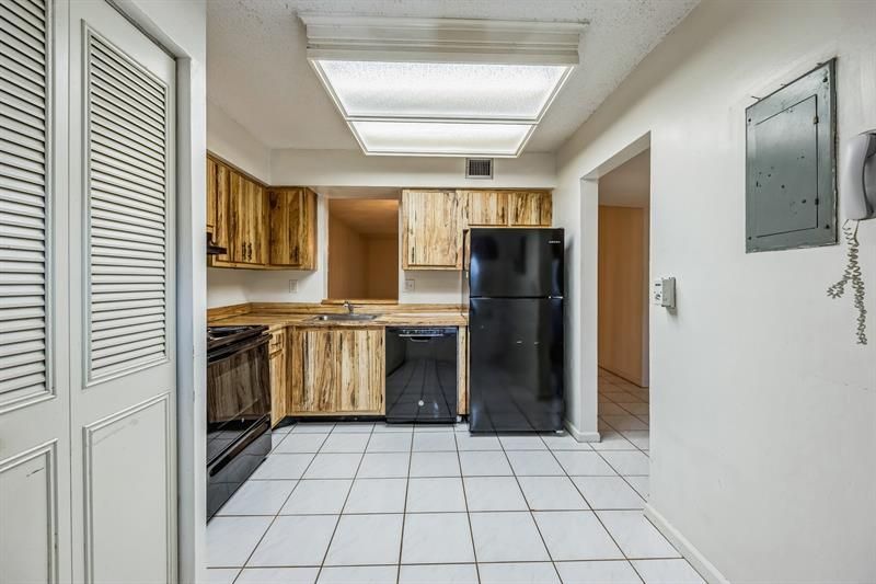 7210 Lake Circle Drive, Unit 106, Margate, FL 33063 Photo