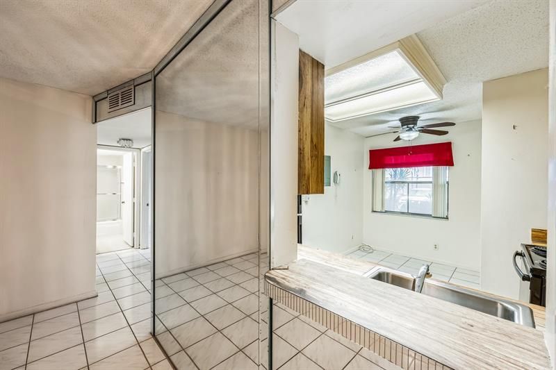 7210 Lake Circle Drive, Unit 106, Margate, FL 33063 Photo