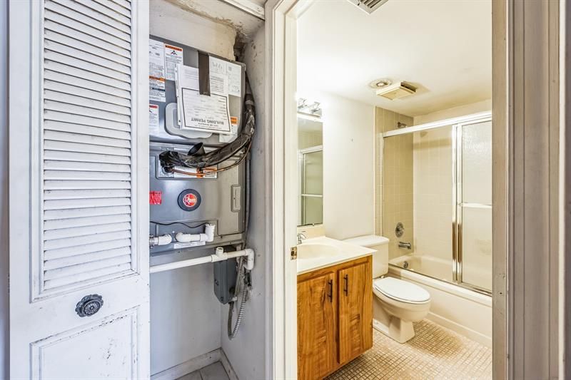 7210 Lake Circle Drive, Unit 106, Margate, FL 33063 Photo