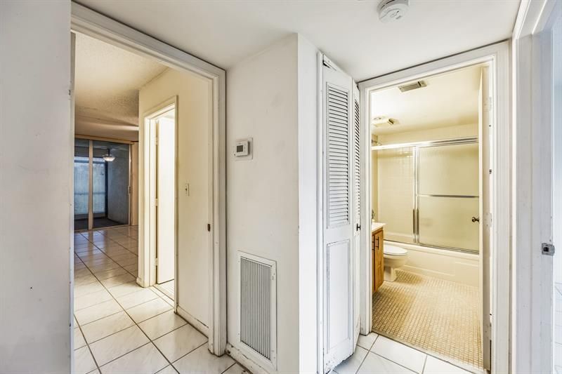 7210 Lake Circle Drive, Unit 106, Margate, FL 33063 Photo