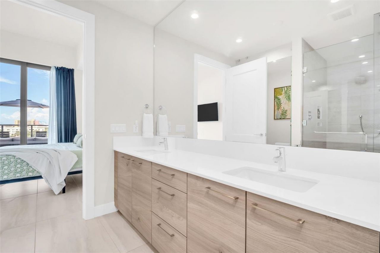 301 1st Street S, Unit 706, Saint Petersburg, FL 33701 Photo